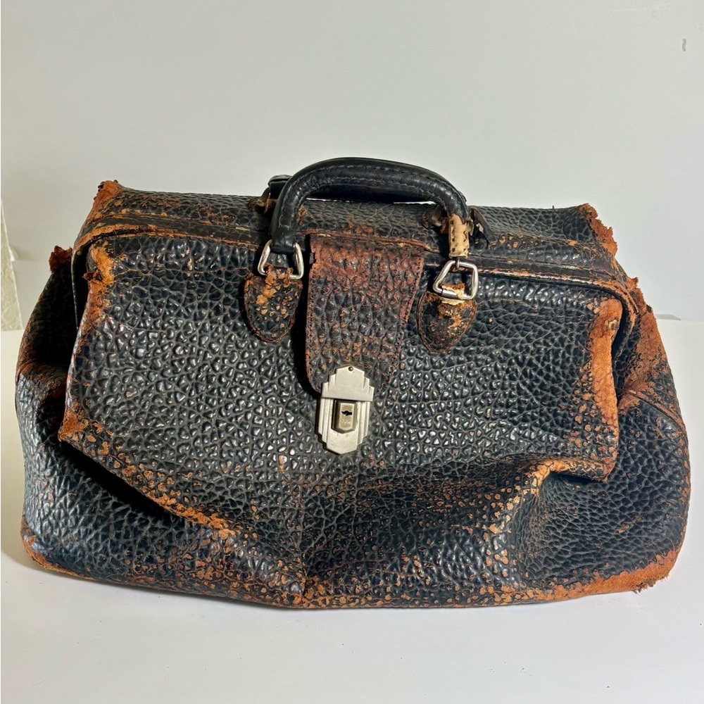 Vintage Leathers Doctors Bag Circa 1920s Leather Handles Lock Closure Bun Feet